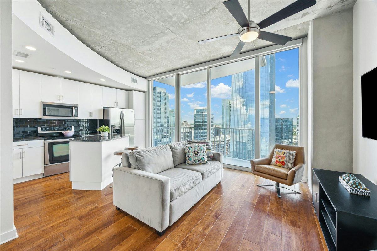 360 Nueces St #3903