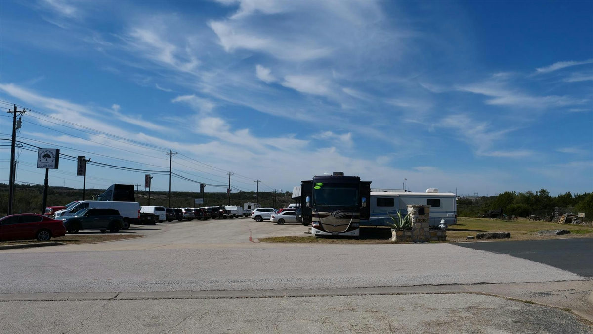 10010 Highway 290 Hwy W — photo 2