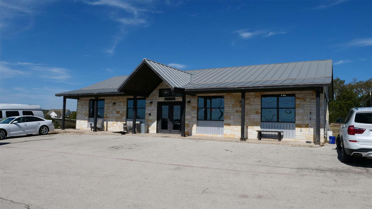 10010 Highway 290 Hwy W — exterior