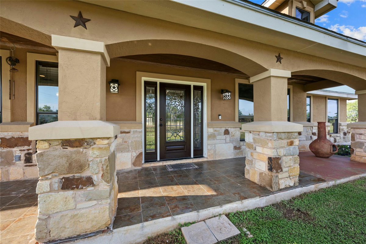 108 Whispering Pines Dr — photo 3