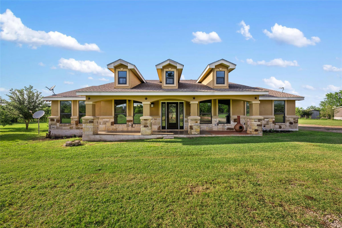 108 Whispering Pines Dr — photo 2