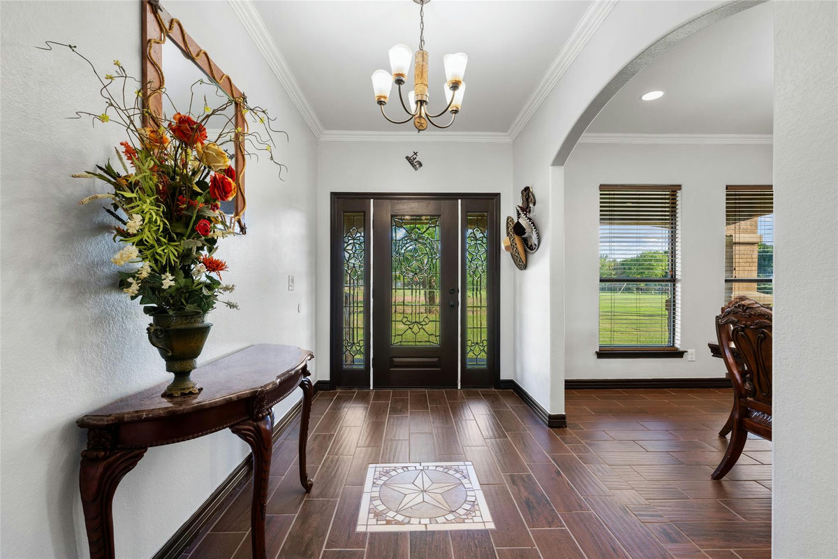 108 Whispering Pines Dr — photo 4