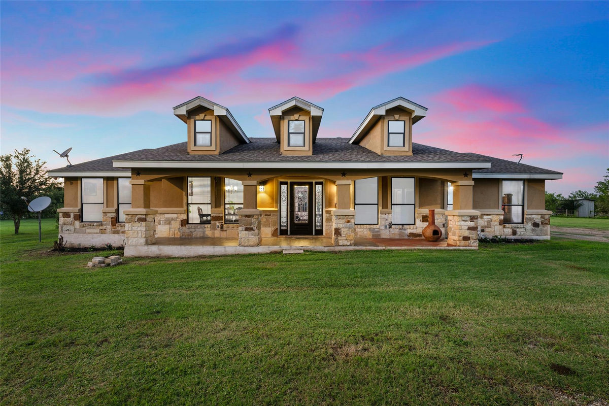 108 Whispering Pines Dr — exterior