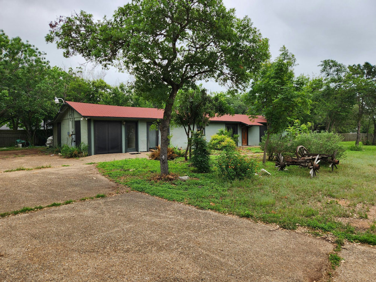 1601 Williams Dr — photo 2