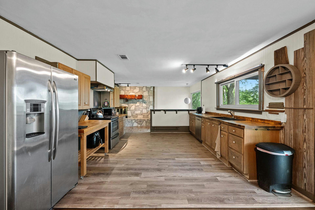 402 Bear Canyon Dr — photo 5