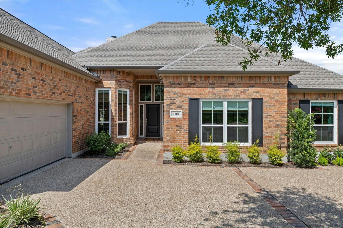 9294 Scenic Bluff Dr — photo 2