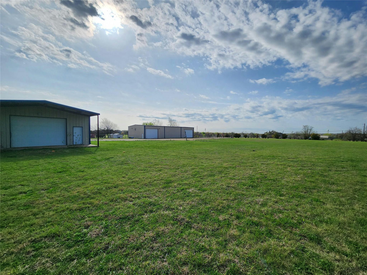 1742 Rowe Loop — photo 4