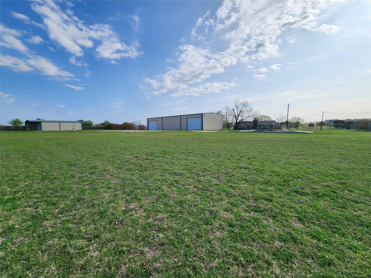 1742 Rowe Loop — exterior