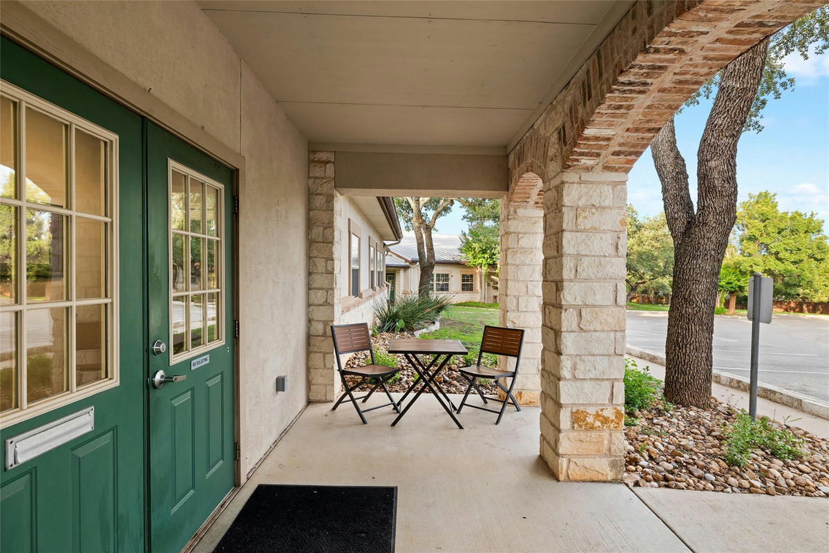 800 W Highway 290 None #D — photo 4