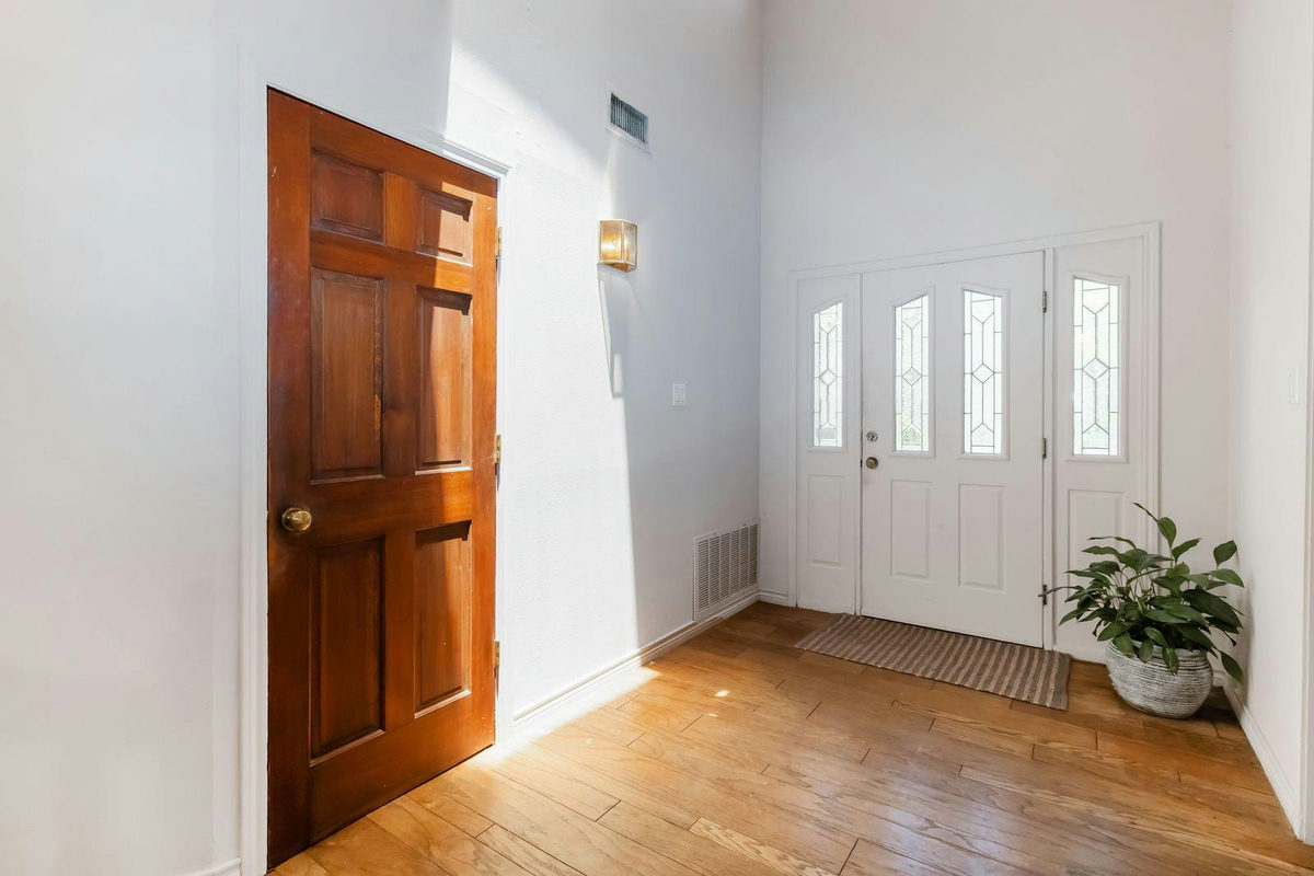 214 Laura Ln — photo 4