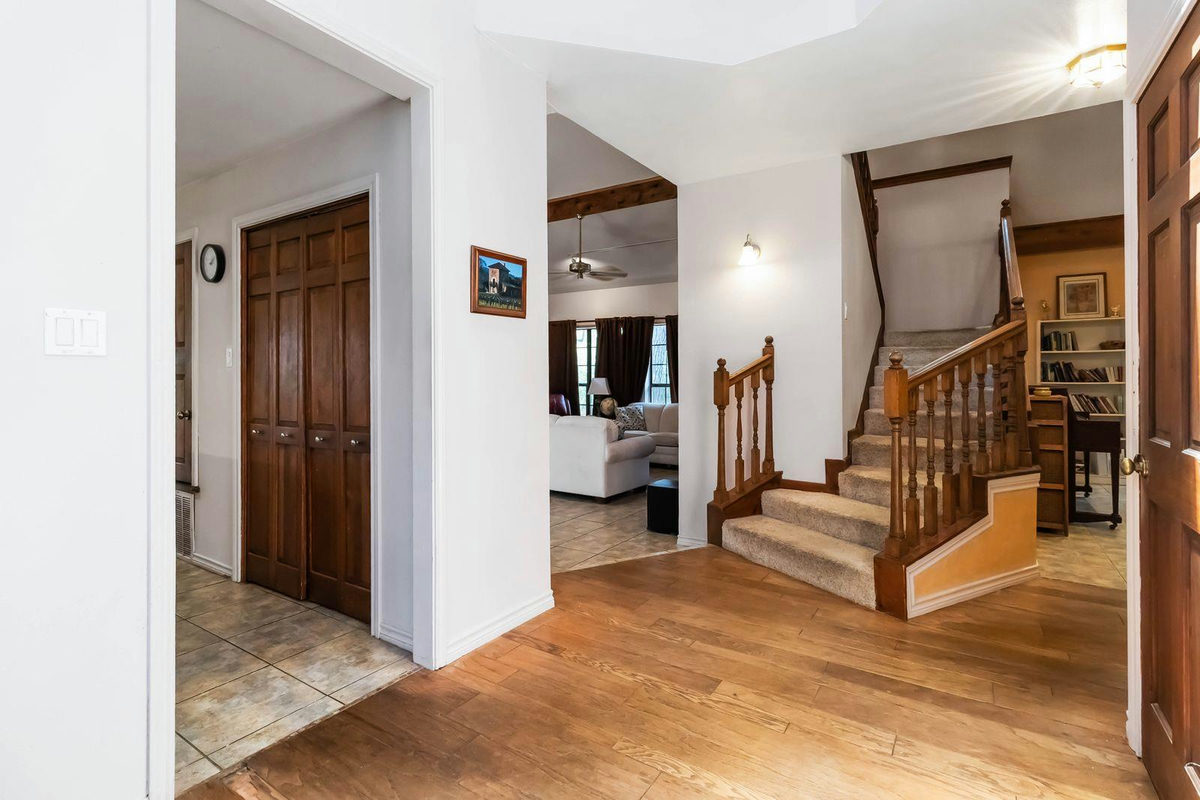 214 Laura Ln — photo 3