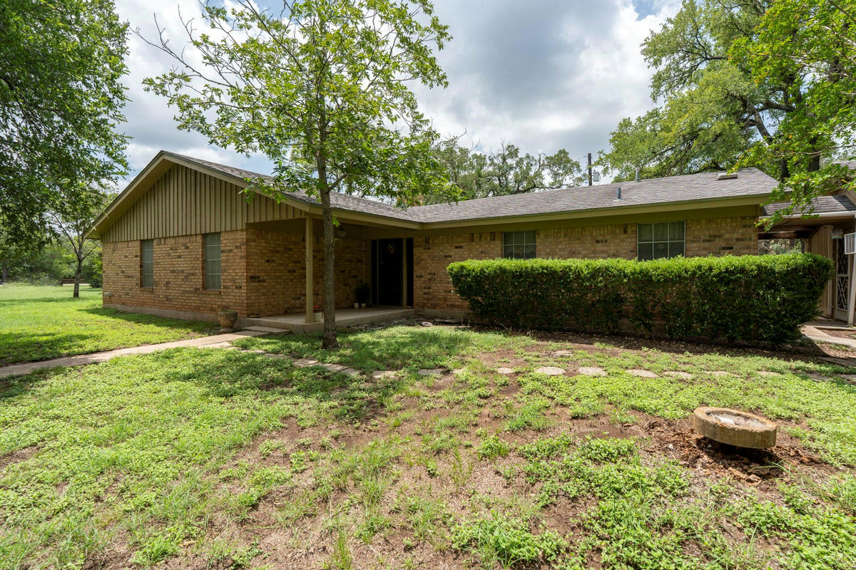 3511 Wyldwood Rd — exterior