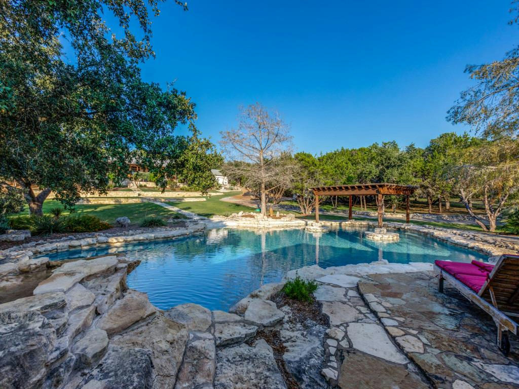160 Wimberley Ranch Dr — photo 2