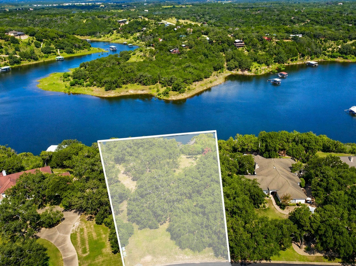 2802 Marina Shores Dr — exterior