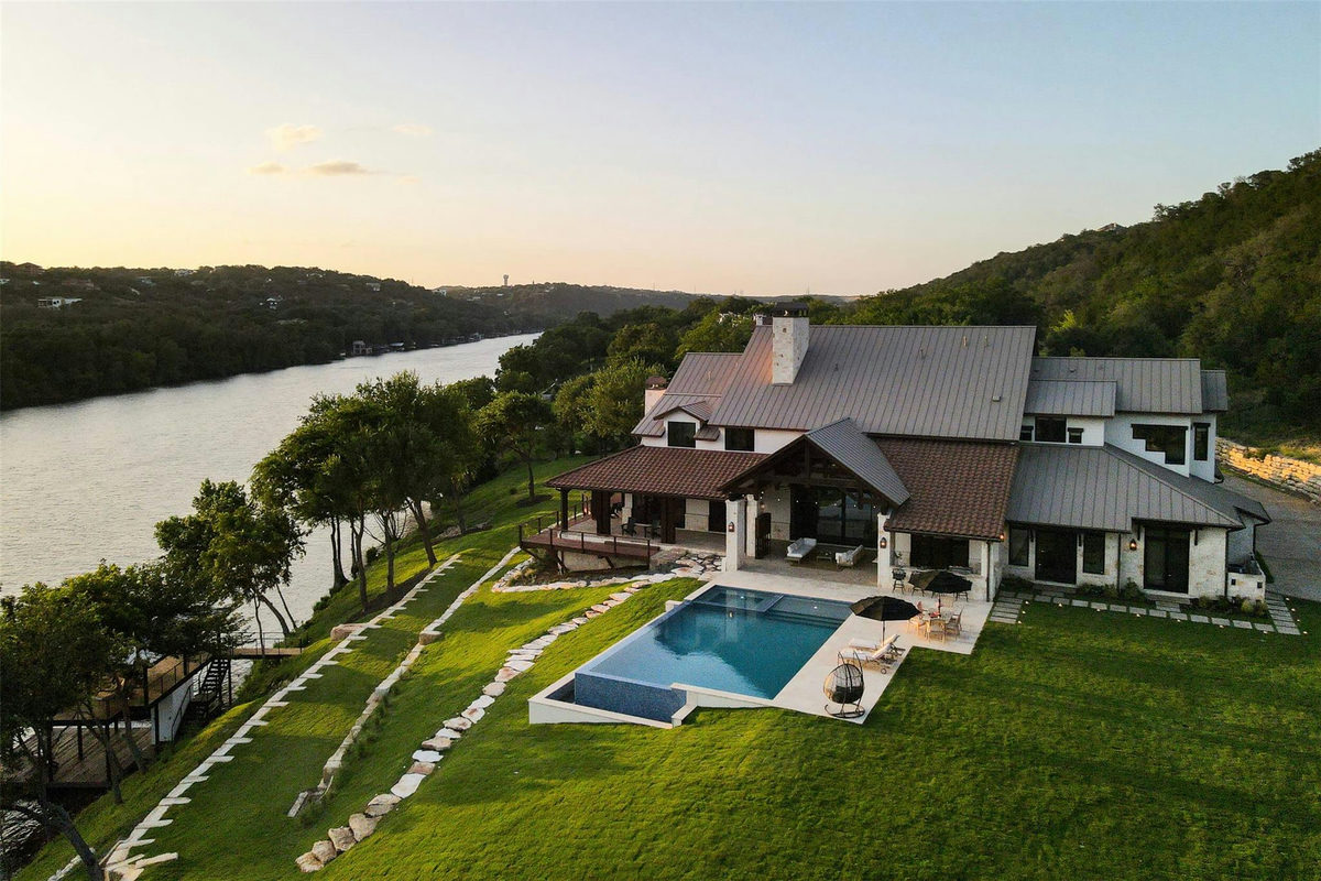 15016 Flat Top Ranch Rd — exterior
