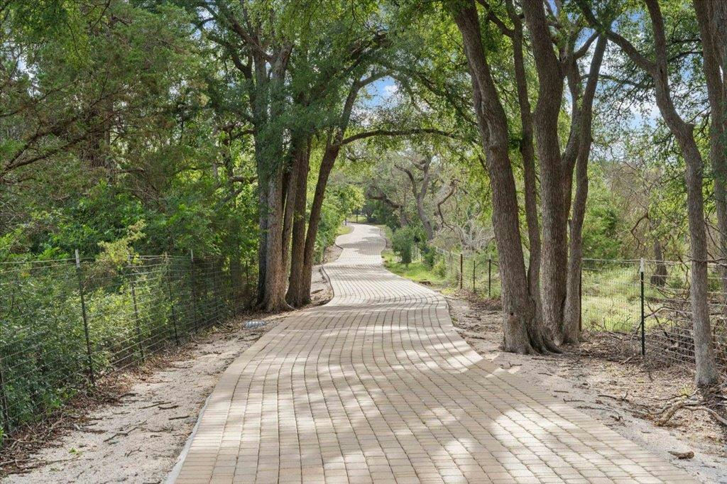 1525 Springlake Dr — exterior