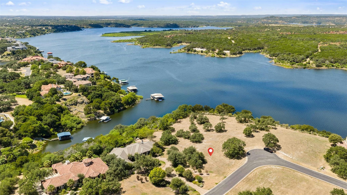 2928 Cliff Overlook — exterior