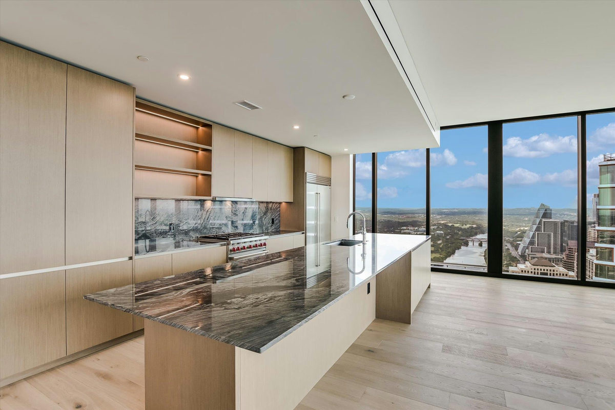 610 Davis St #4704 — exterior
