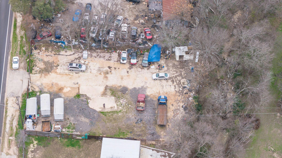 12046 N Lamar Blvd — photo 2