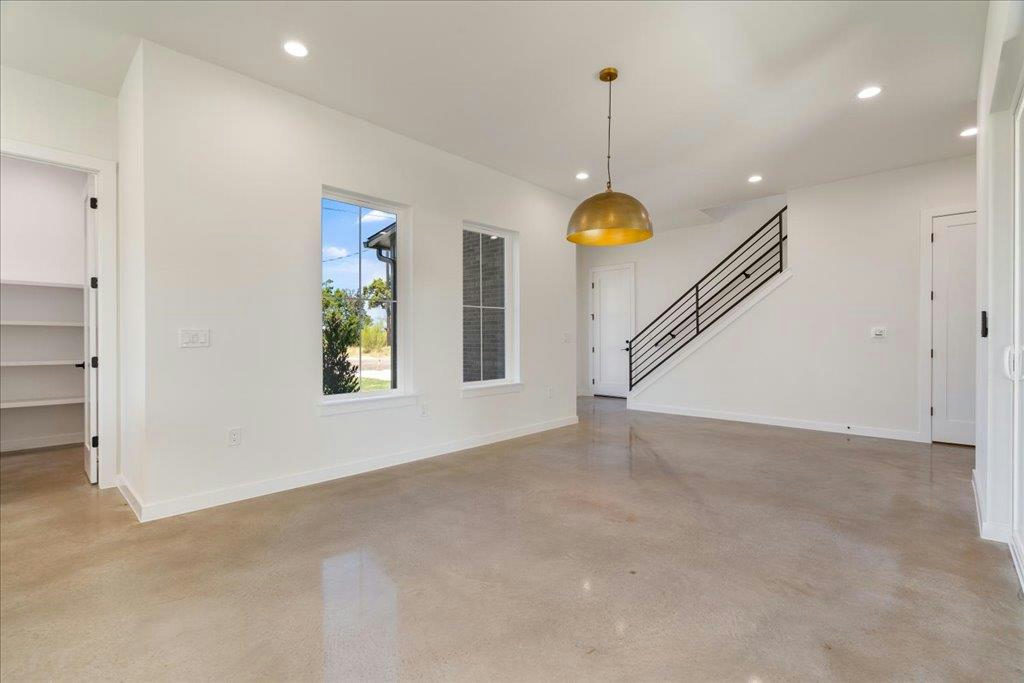 8609 Nina Ln — photo 4