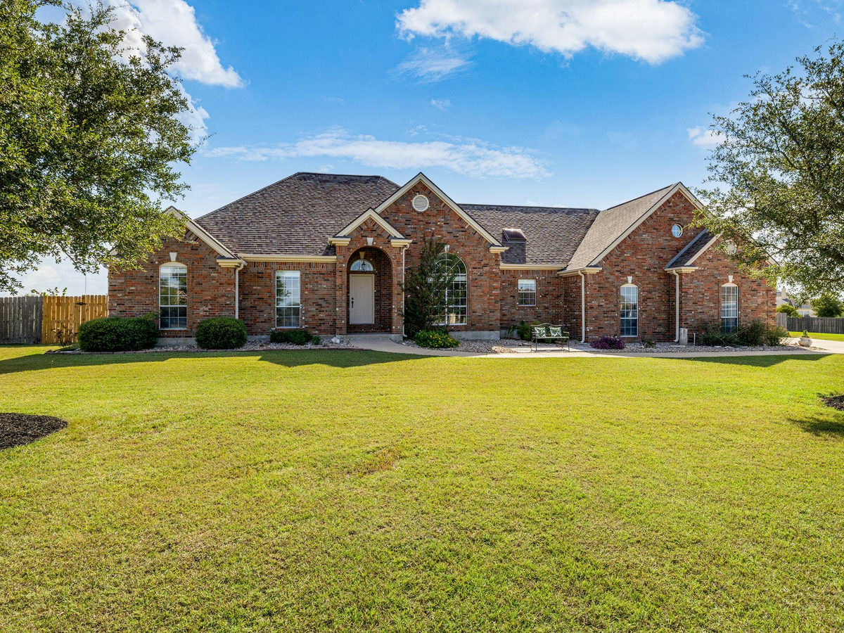 155 Comanche Cir — photo 2