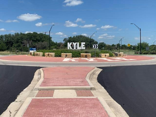 1501 & 1503 N Burleson St — exterior