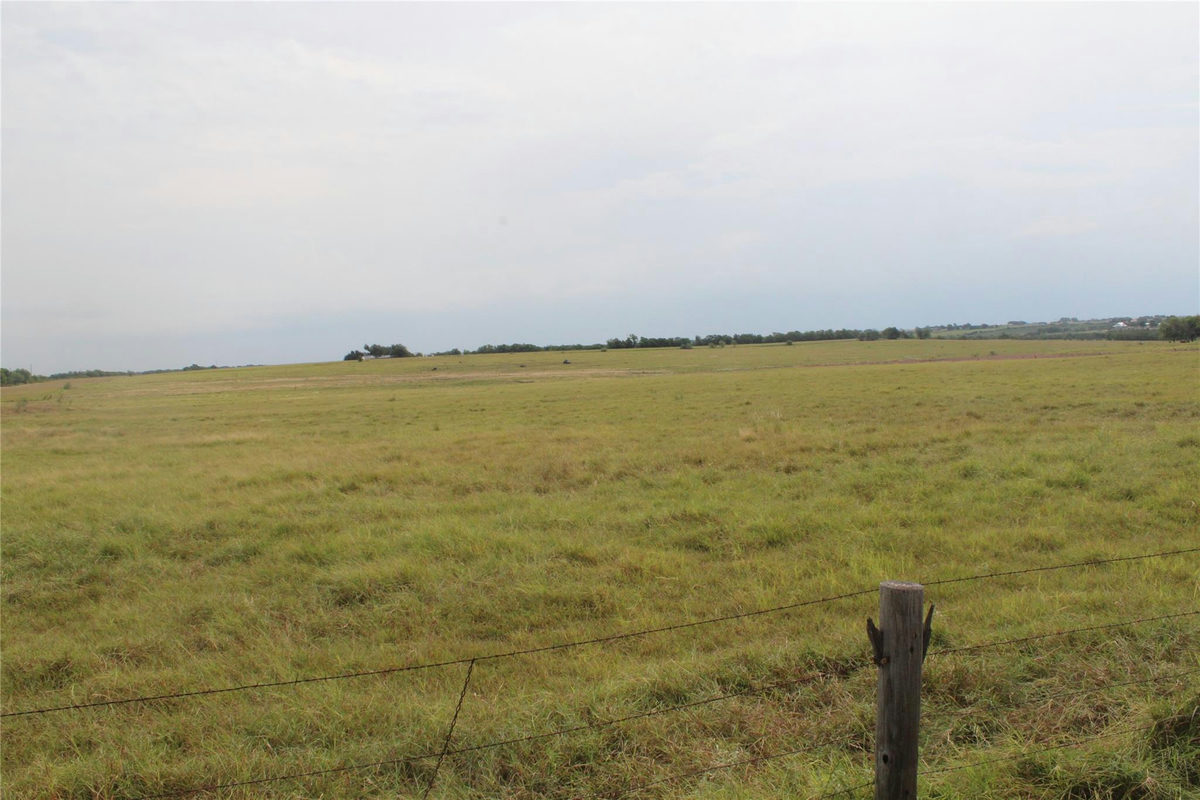TBA County Road 417 — exterior