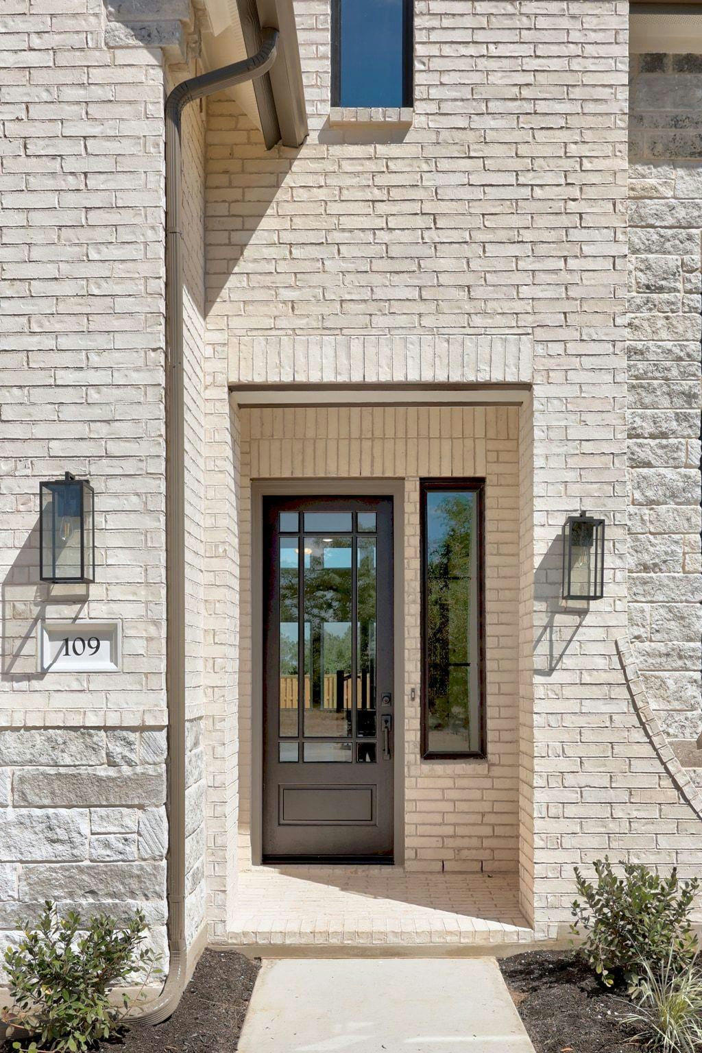 109 Buckaroo Dr — photo 2