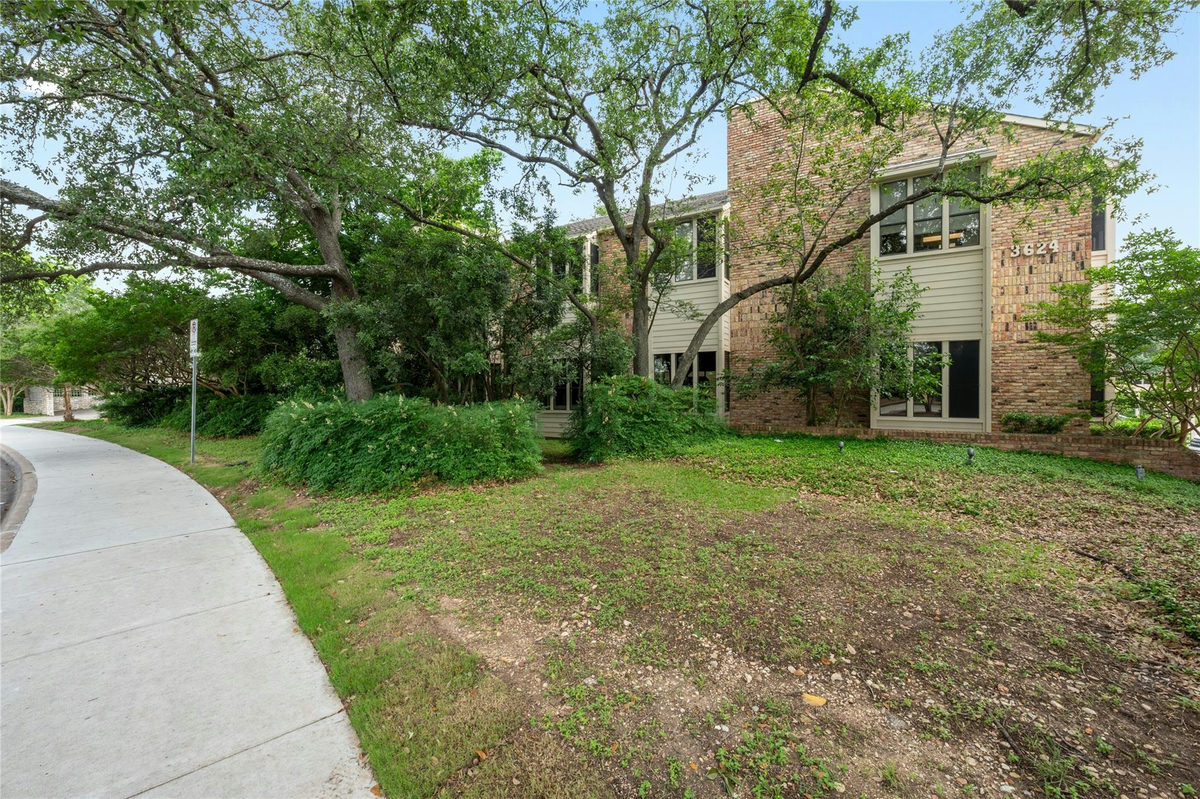 3624 N Hills Dr #D201 — photo 5