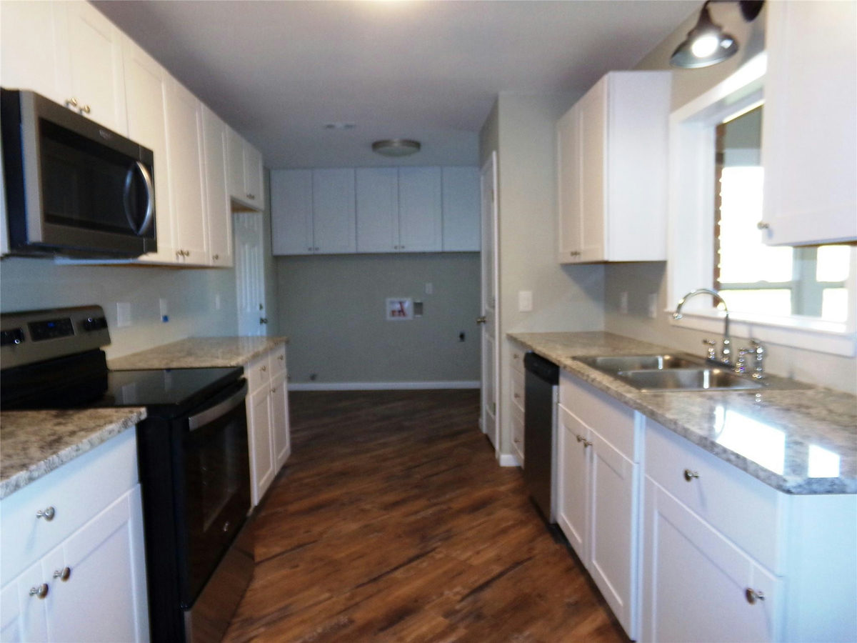 139 Fm 696 — photo 3