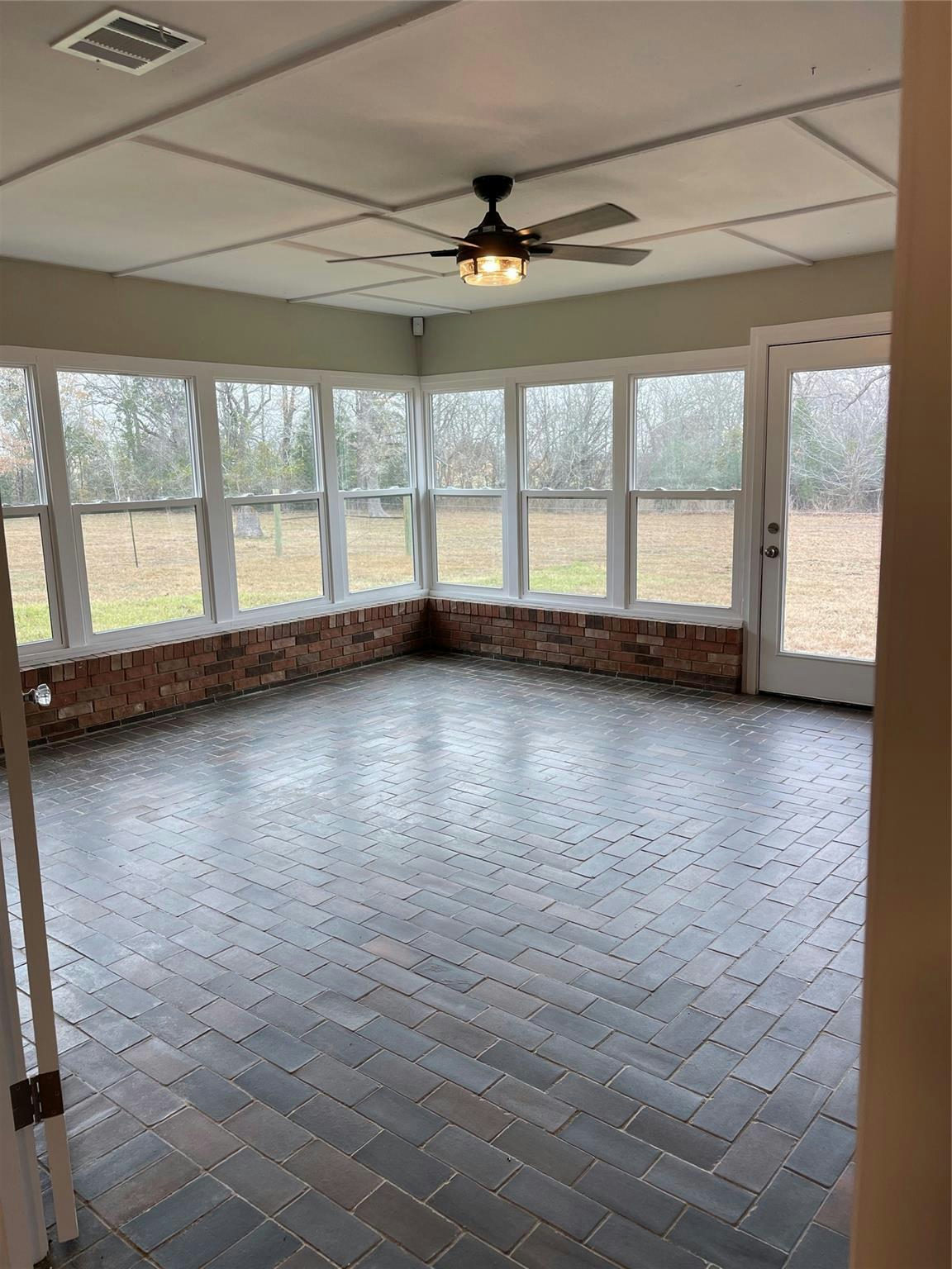 139 Fm 696 — photo 2