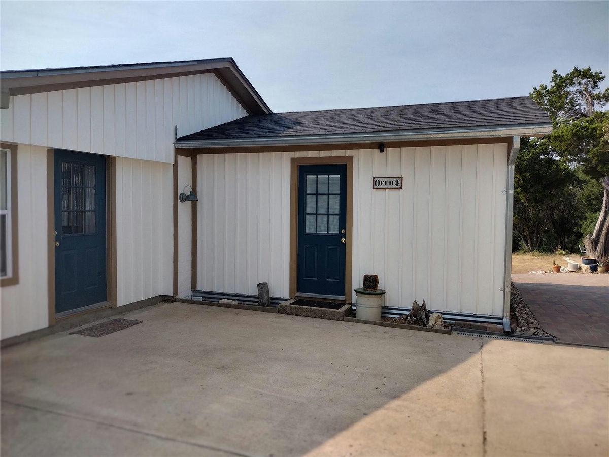 22303 Honeycomb Ln — photo 4