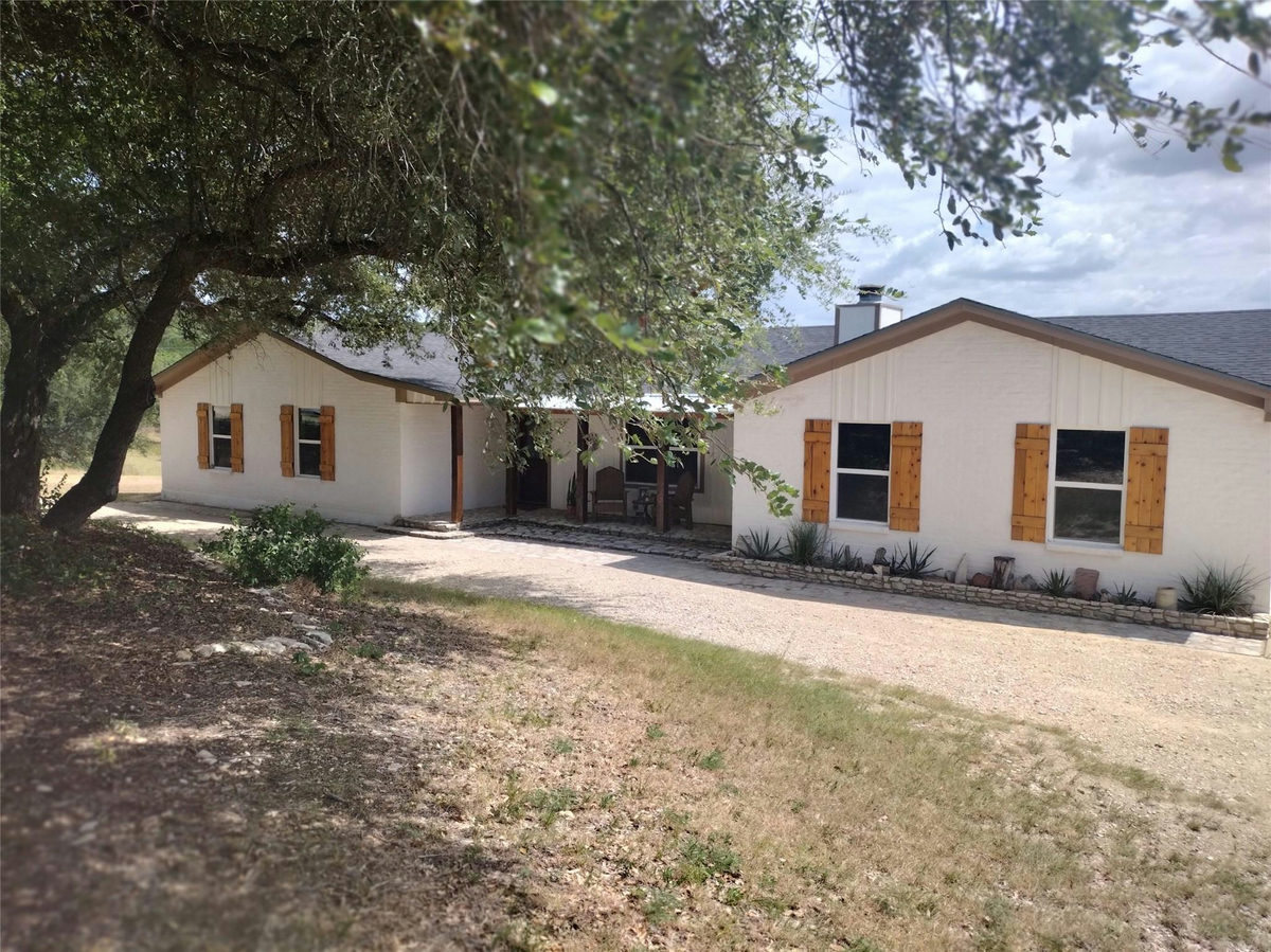 22303 Honeycomb Ln — photo 2
