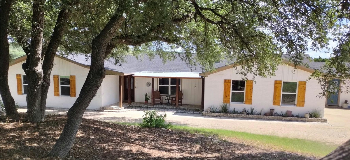 22303 Honeycomb Ln — exterior
