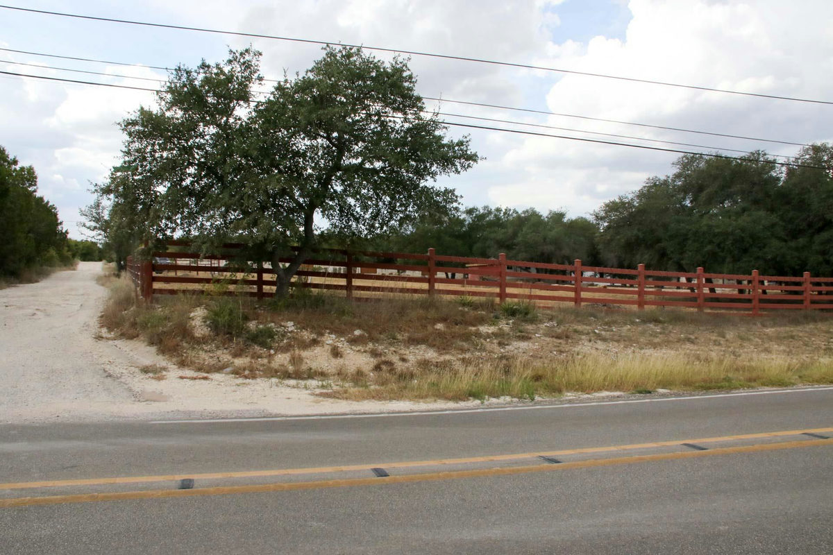 18001 Fm 150 None W — photo 3
