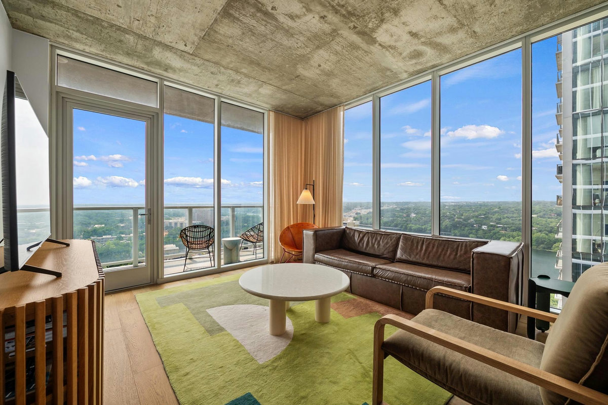 48 East Ave #2108 — exterior