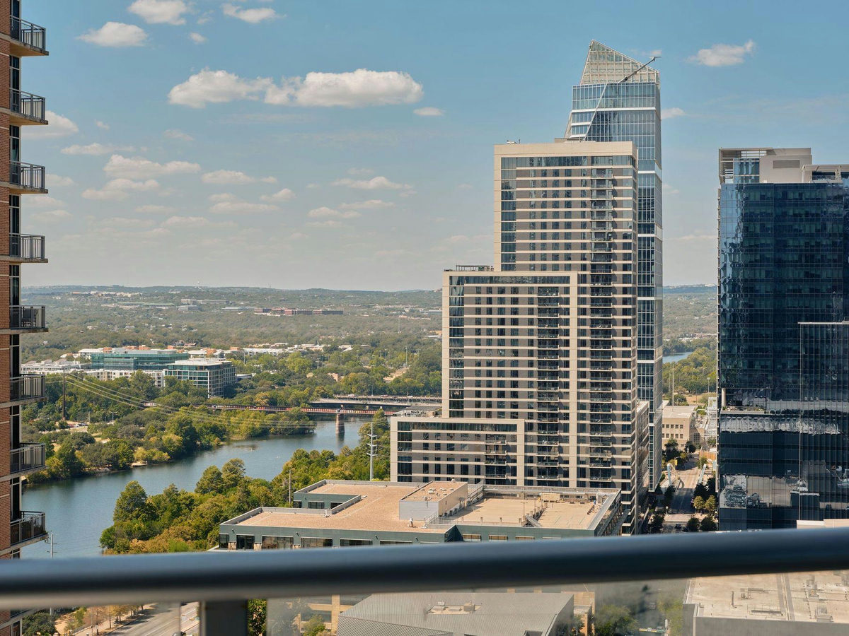 200 Congress Ave #23C — exterior