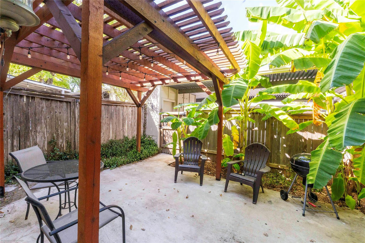 1833 Coronado Hills Dr