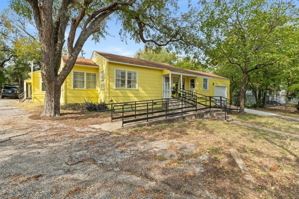 2710 Manor Rd — photo 5