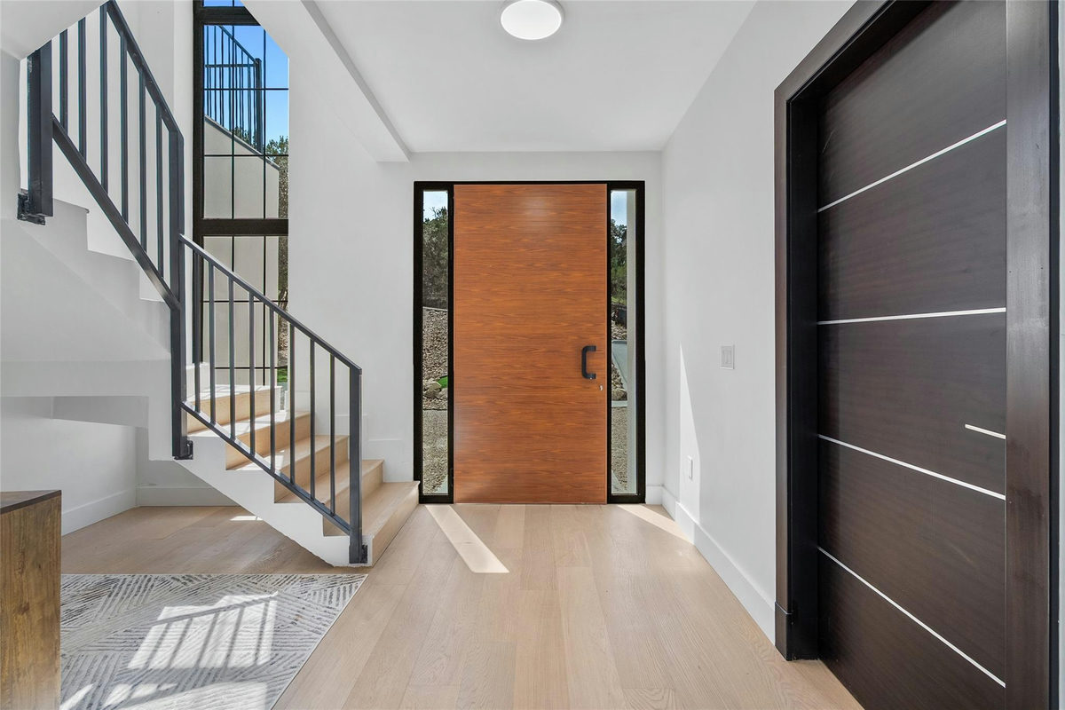 3206 Marshall Ave — photo 4