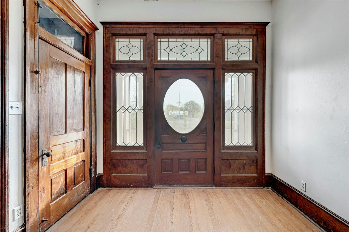 709 Lexington St — photo 3