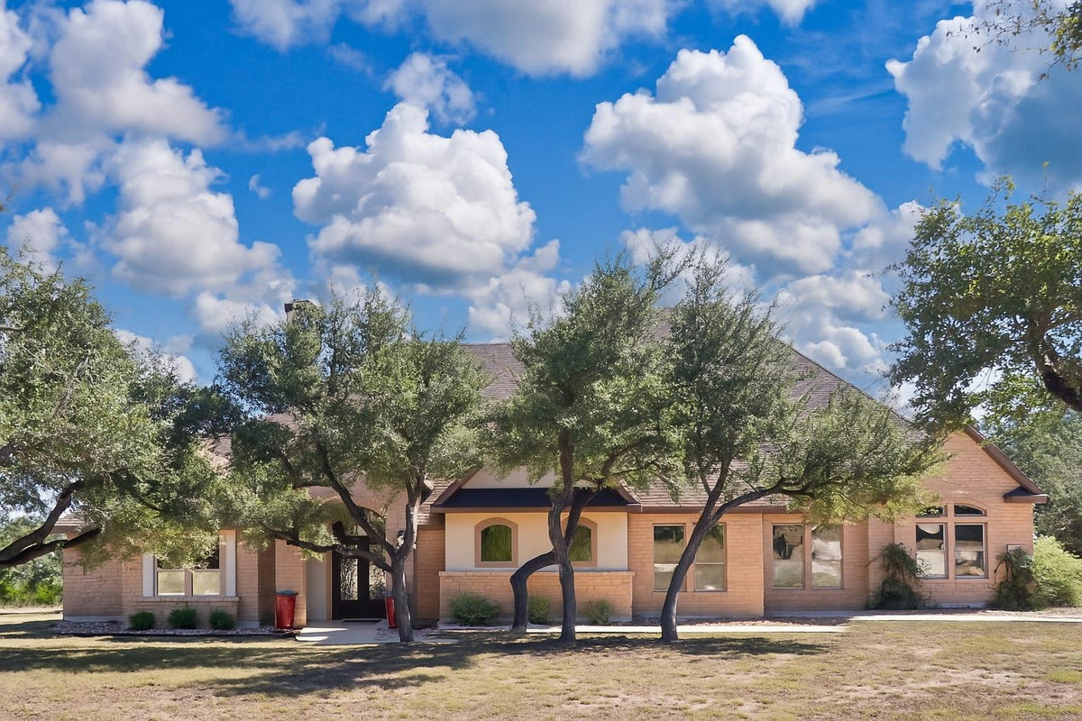 1194 Vaquero Way — exterior