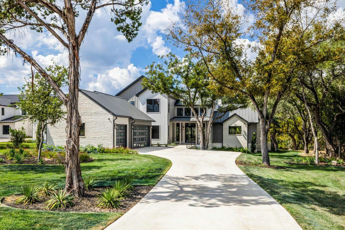 232 Riverfront Dr — photo 2