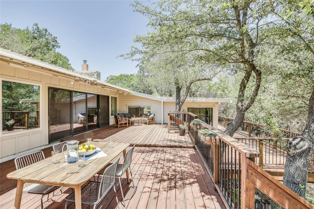 6201 Valleyview St — exterior