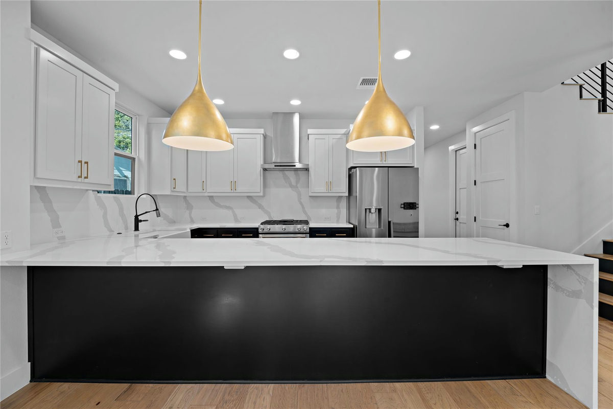 2211 Santa Rosa St — photo 3