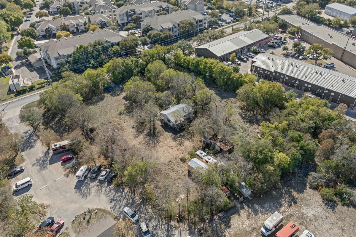 612 Ralph Ablanedo Dr — exterior