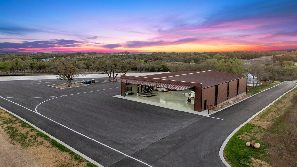 3516 Mount Sharp Rd #2 — exterior
