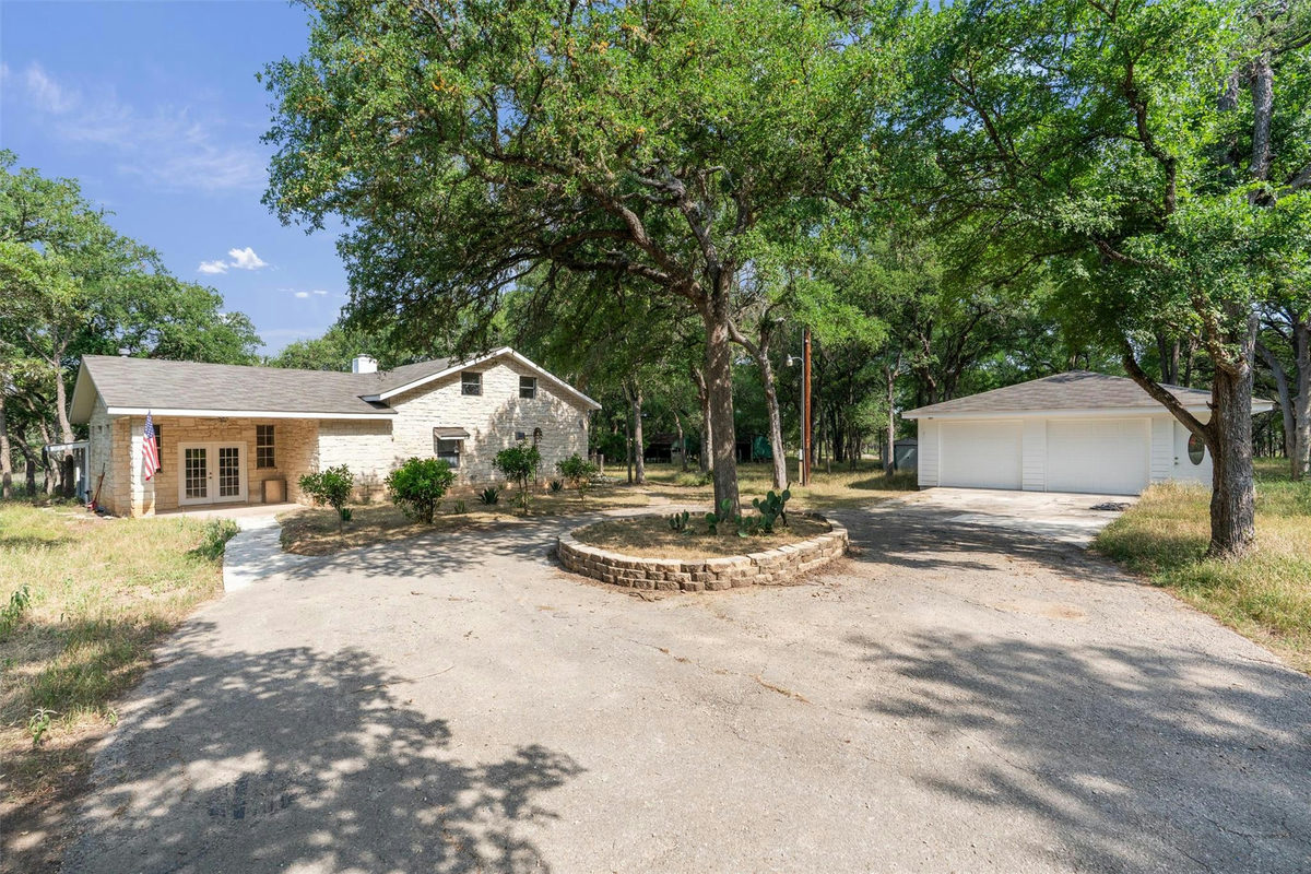 601 Deertrail Dr — photo 2