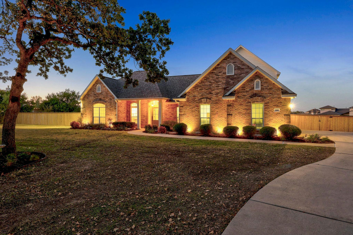 116 Oak Plaza Dr — photo 2