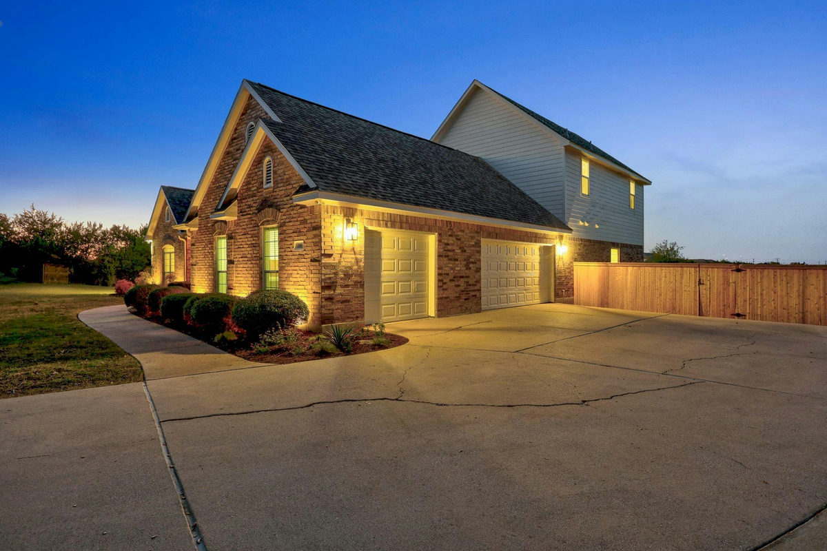 116 Oak Plaza Dr — photo 3